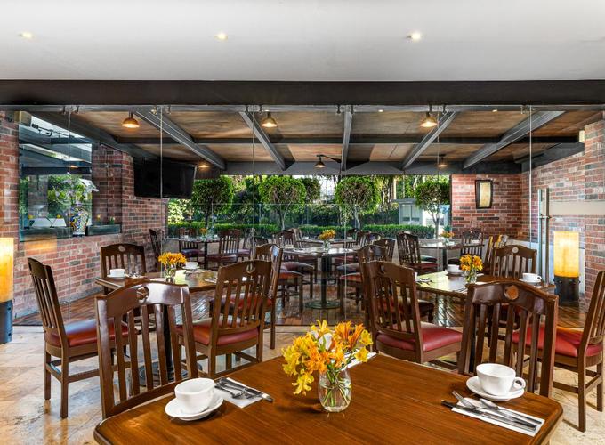 Restaurant Cantina R1 Krystal Urban® Aeropuerto Ciudad de México  Mexico City Restaurant Cantina R1 Krystal Urban® Aeropuerto Ciudad de México  Mexico City